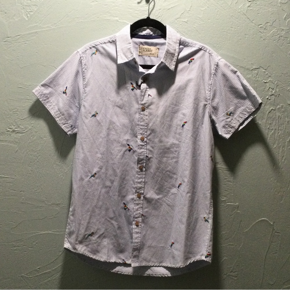 Free Planet
M Blue / White Striped with Parrots
NWT